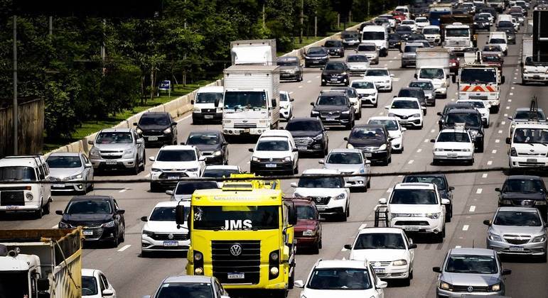 Rodízio municipal para veículos volta a vigorar na segunda-feira (9) em São Paulo