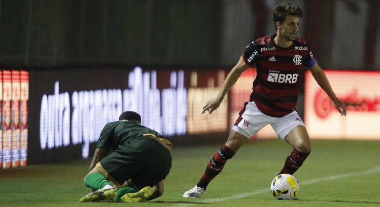 Rodrigo Caio durante partida entre Flamengo e Altos-PI pela Copa do Brasil