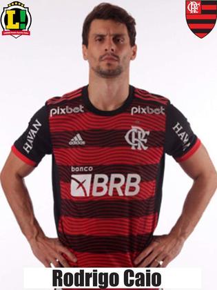 Rodrigo Caio - 6,0 - A zaga do Flamengo não sofreu sustos durante os 90 minutos, tendo em vista que o time foi superior ao adversário. No final, o zagueiro recebeu um cartão amarelo desnecessário.