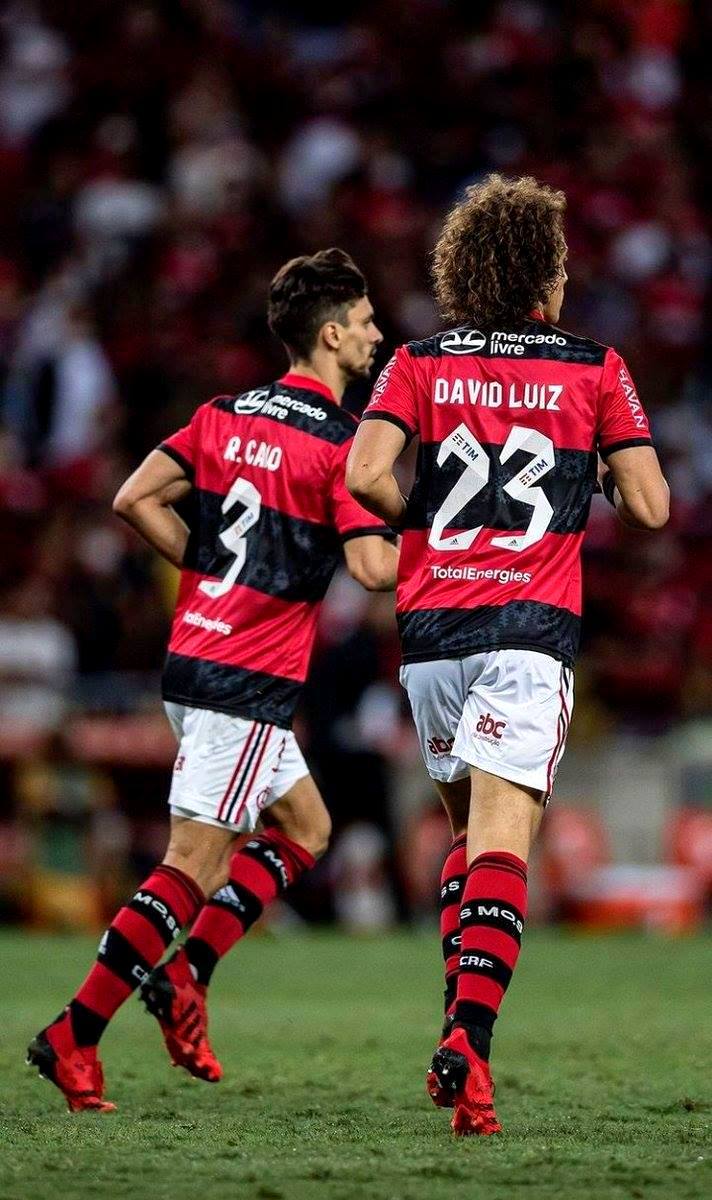Rodrigo Caio e David Luiz. Bolas aéreas serão armas do Palmeiras. Ponto fraco do Flamengo
