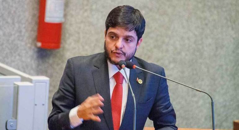 Deputado Rodrigo Delmasso teve sua foto usada em tentativa de golpe via Whatsapp