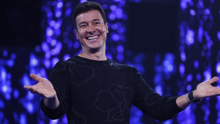 A presença de Rodrigo Faro já garante muita diversão no programa! Nos últimos episódios, ele mostrou muito gingado e talento com interpretações fantásticas. Será que o apresentador vai animar o público de novo com suas performances?Fique ligado, pois o Canta Comigo 5 vai ao ar neste domingo (30), às 18h, na tela da Record TV. Você também pode acompanhar todas as novidades no site oficial do reality musical!