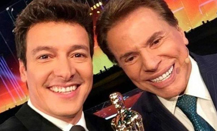 Os apresentadores juntos: Rodrigo Faro e Silvio Santos