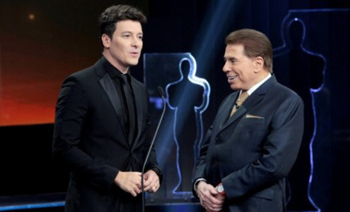 Rodrigo Faro também está na lista de amizades de Silvio