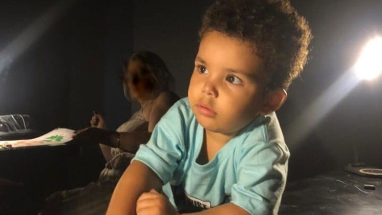 Na ocasião, devido à denúncia ao Conselho Tutelar, o menino ficou com a avó materna. Mas, três dias depois, os pais o pegaram de volta. Para Eliade, a filha, Eliana Paixão dos Santos, de 21 anos, que é mãe de Rodrigo Júnior, 