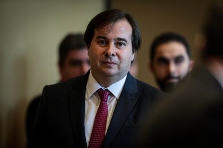 Rodrigo Maia permanece no comando da Câmara