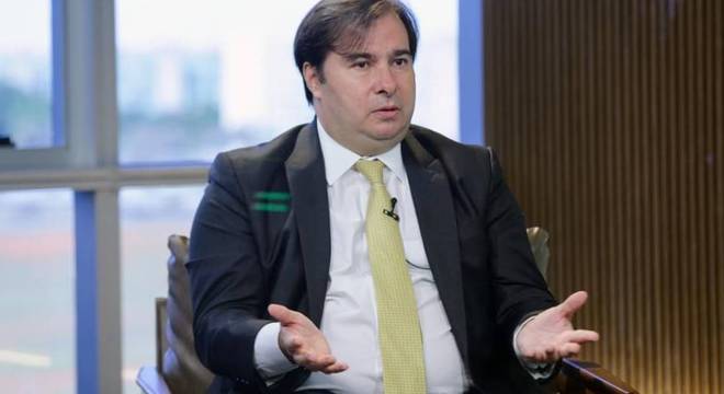  'O Senado tem uma maioria para aprovar. A Câmara ainda está dividida', disse Maia