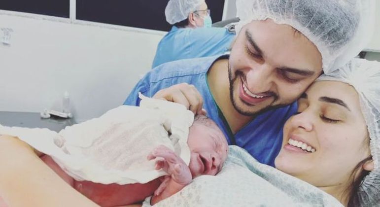 Além de atualizar os fãs de Rodrigo sobre o estado de saúde do modelo, Diogo Mussi dividiu nas redes sociais a notícia do nascimento de seu primeiro filho, enquanto o irmão seguia internado, e refletiu sobre o momento difícil que a família estava enfrentando: “O Luca nasce, o Rodrigo renasce!”, escreveu em parte do texto