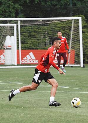 Rodrigo Nestor em treino pelo São Paulo