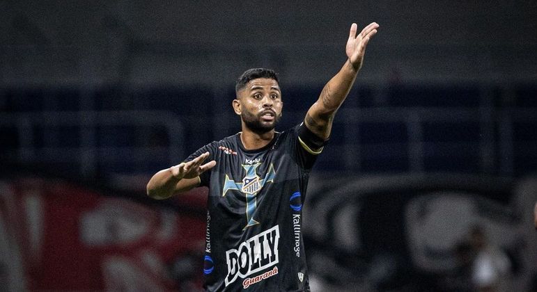 Rodrigo Sam participou de 11 dos 15 jogos do Água Santa no Paulistão