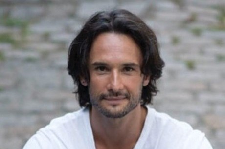 Filme da Netflix com Rodrigo Santoro e Jamie Foxx chega ao