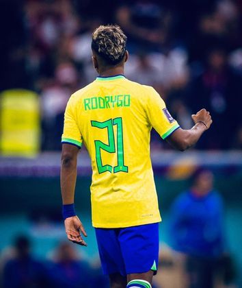 Rodrygo entrou no segundo tempo do jogo entre Brasil e Sérvia, substituindo Vinícius Júnior. Nos mais de 25 minutos em campo, o atacante fez duas finalizações que levaram perigo ao goleiro adversário. No duelo contra a Suíça, fez a assistência para Casemiro, que marcou o gol da vitória