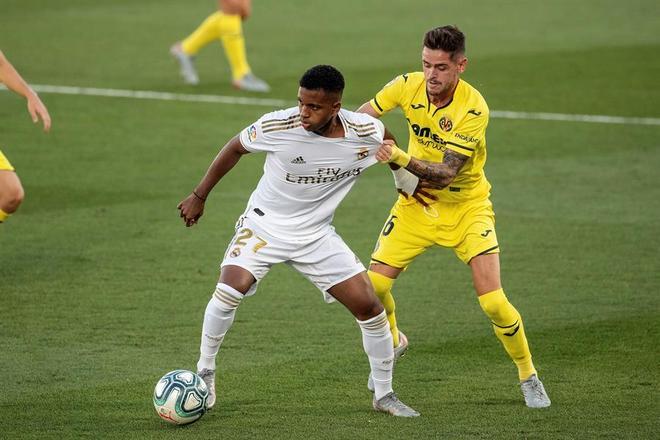 O brasileiro Rodrygo, de apenas 19 anos e revelado no Santos, foi titular na partida e conseguiu alguns belos lances