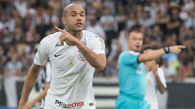 Roger (atacante): torcedor do Corinthians – defendeu o clube em 2018 – aposentado