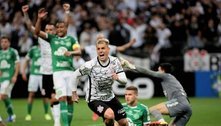 Bastaram dois meses, 11 jogos. E Roger Guedes nem parece que foi do Palmeiras. Já é ídolo no Corinthians