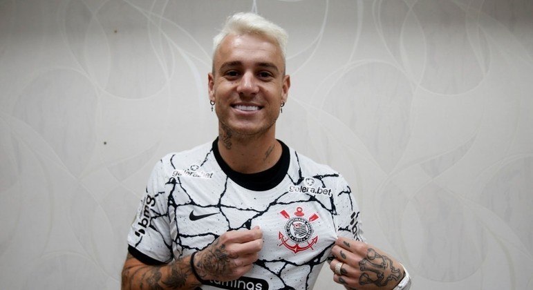 Roger Guedes aceitou jogar no Corinthians. Para ir para a Europa e sonhar com Seleção