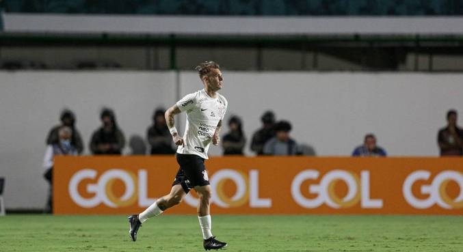 Róger Guedes foi o jogador que mais insistiu para Cuca não pedir demissão do Corinthians