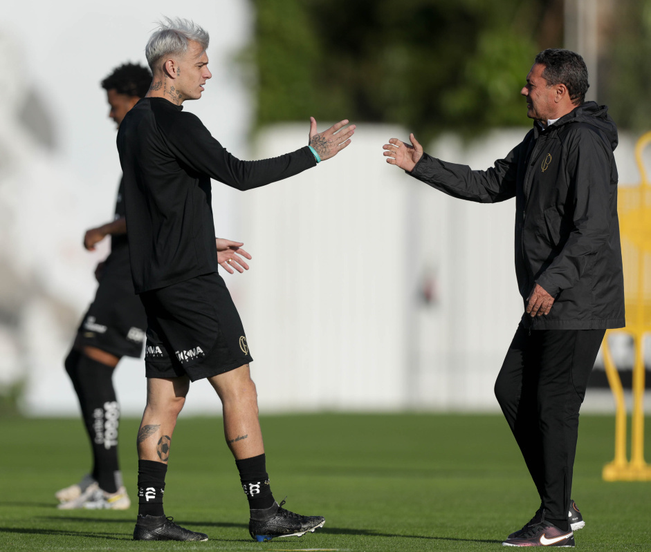Róger Guedes era peça fundamental no Corinthians. Luxa se calou quando foi vendido