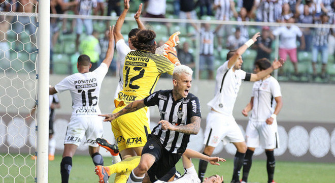 Lei do ex? Róger Guedes reencontra sua antiga equipe neste domingo, onde colecionou gols e polêmicas