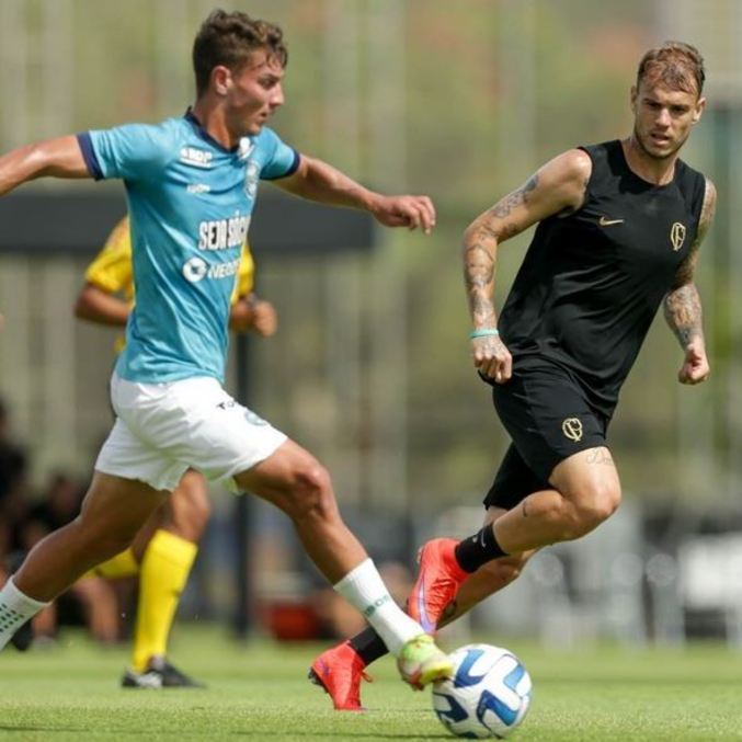 Róger Guedes durante jogo-treino entre Corinthians e Coritiba