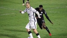 Corinthians sai atrás, mas busca empate com o Bragantino no fim