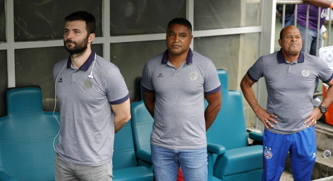 Técnico Roger Machado é muito envolvido com combate ao racismo