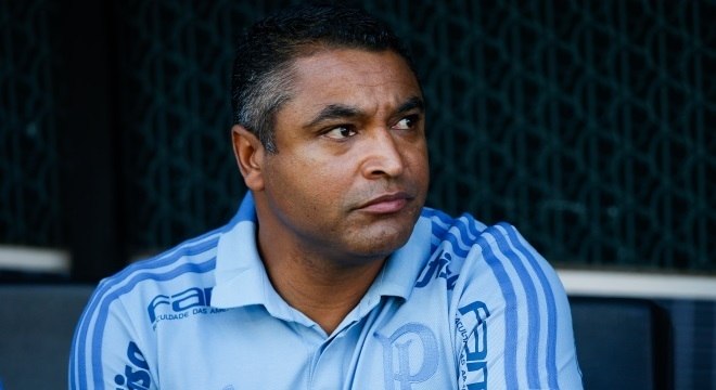 Roger Machado está pressionado no comando do Palmeiras