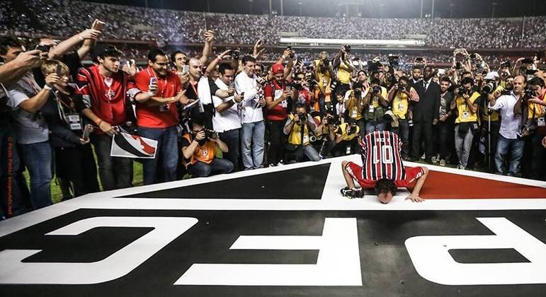 Rogério Ceni não tem como técnico o mesmo prestígio do goleiro, maior ídolo da história do São Paulo