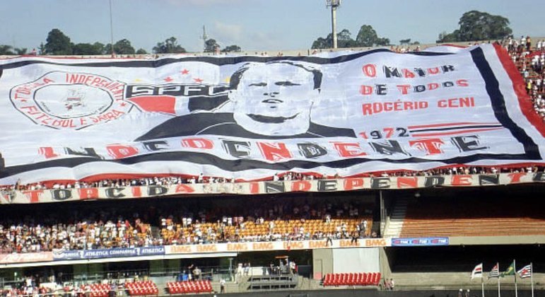 Maior ídolo da história. Foi vaiado e xingado pela torcida que o idolatrava. Ceni não quer mais isso