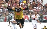 Goleiro Rogério Ceni comemora gol marcado pelo São Paulo