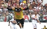 Goleiro Rogério Ceni comemora gol marcado pelo São Paulo