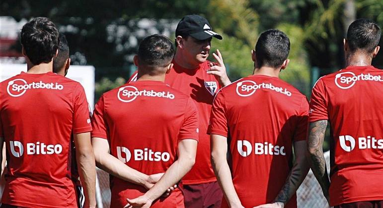 Ceni comanda último treino antes de jogo contra o Atlético-GO