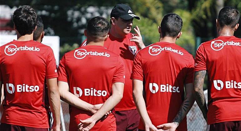 Ceni comanda
 treino antes de jogo contra o Atlético-MG