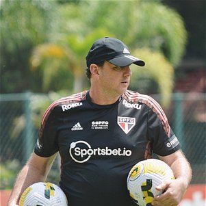 Rogério Ceni comanda treino do São Paulo nesta segunda-feira