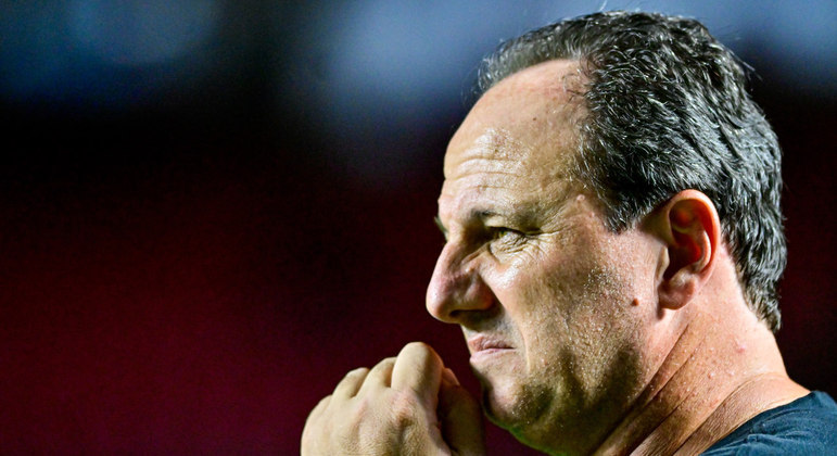 Rogério Ceni foi demitido depois de 107 jogos no comando do Tricolor