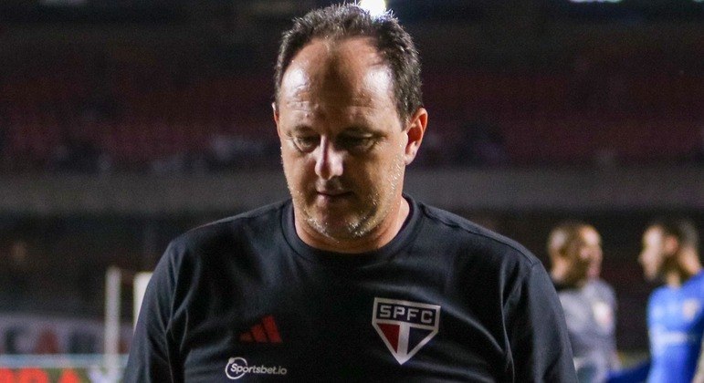 Rogério CeniClube: São PauloNo comando desde: outubro 2021Principais títulos como treinador: Campeonato Brasileiro 2020 (Flamengo), Campeonato Brasileiro Série B 2018 (Fortaleza) e Supercopa do Brasil 2021 (Flamengo)