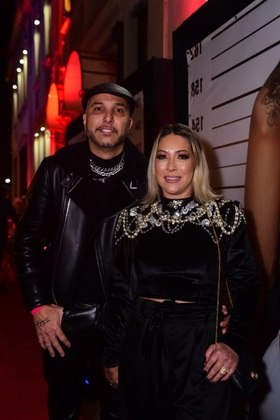 Após saída polêmica do Power Couple Brasil, Rogério e Baronesa, pais de MC, também curtiram a festa de Mirella