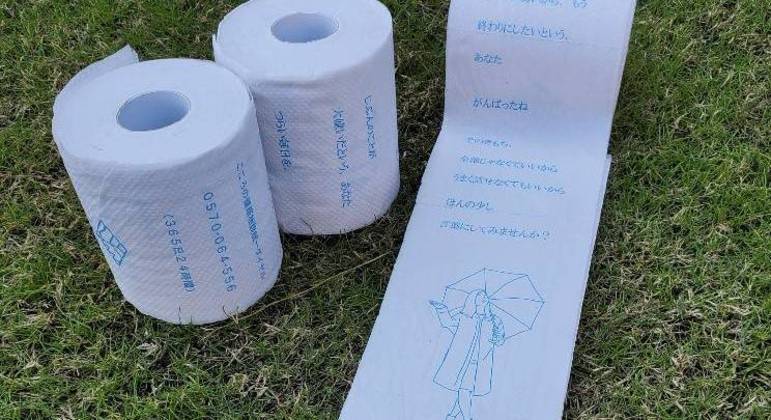 Folhas de 6.000 rolos de papel higiênicos foram estampadas com imagens