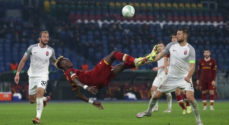 Roma, o golaço de Abraham