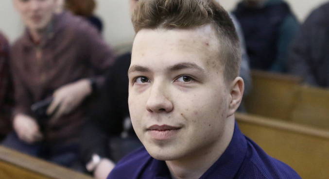 Ativista Roman Protasevich foi preso após avião ser interceptado

