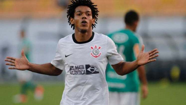 ROMARINHO - Atacante - 32 anos - reserva na campanha do Mundial - O atacante defendeu o Timão em 2014. Após a passagem pelo Corinthians, Romarinho defendeu o Al Jazira-UAE e hoje atua no Al-Ittihad-SAU.