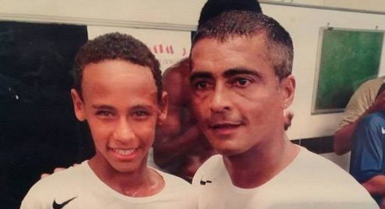 Romário usou sua experiência para aconselhar seu 'herdeiro'. "Seja você mesmo na Copa"