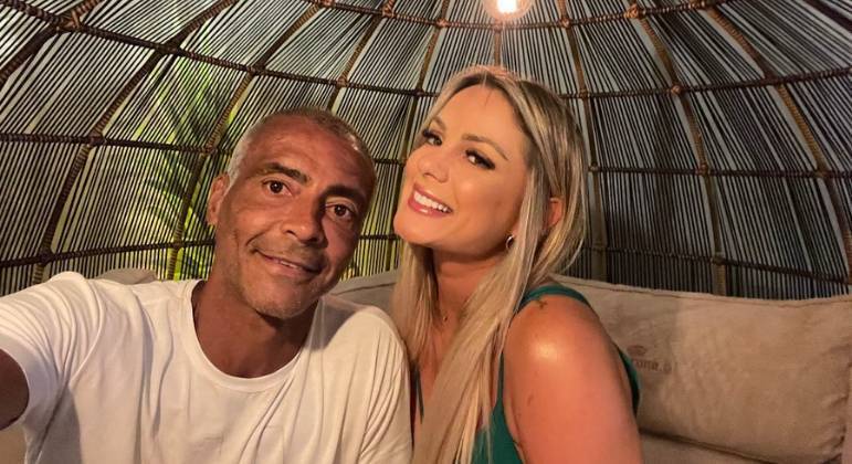 Romário e Marcelle Ceolin estão juntos há um mês