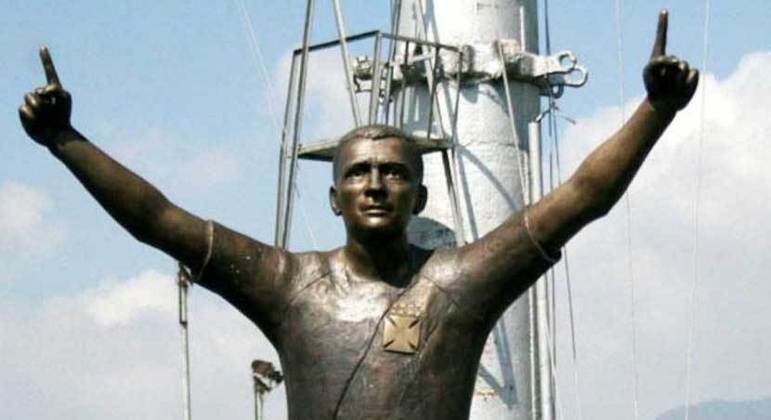 Romário - Localizada no estádio São Januário