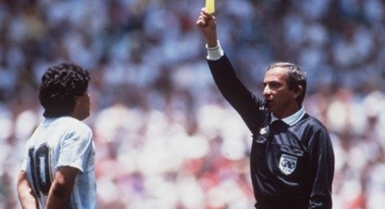 Romualdo deu cartão amarelo para Maradona na final da Copa do Mundo de 1986
