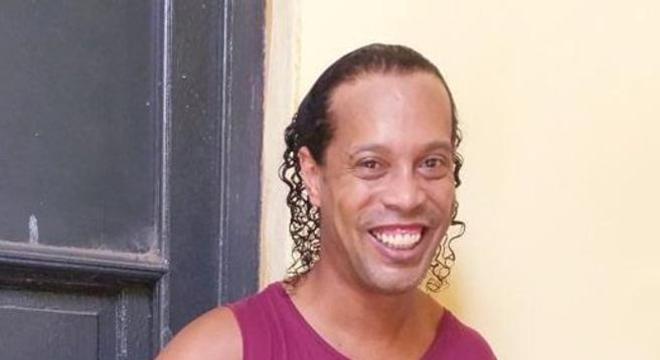 Ronaldinho Gaúcho: o Bruxo que fez sonhar enquanto sorriu