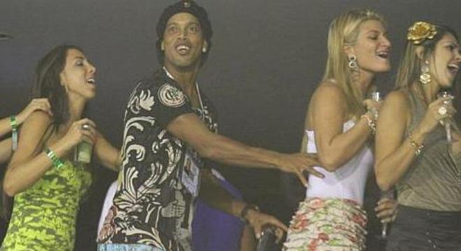 Um adolescente que não se assumiu adulto fora do campo. Festas e alienação