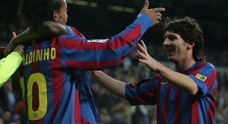Messi jogou com Ronaldinho em seu início de carreira