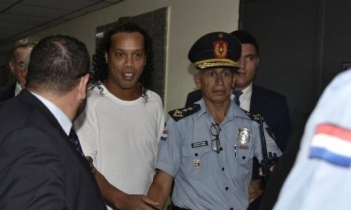 Ronaldinho, prisão