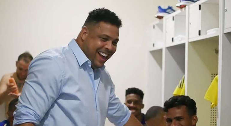 A alegria incontida de Ronaldo. Cruzeiro líder disparado no Brasileiro. E 50 mil sócios-torcedores